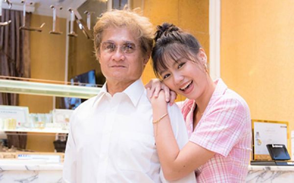 เมทัล สุขขาว