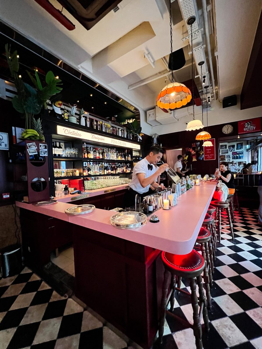 This image has an empty alt attribute; its file name is 1.Montana2_0-900x1200.jpg